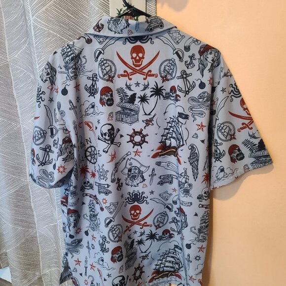 Pirate Print Men's Button Down Shirt NWOT - Picture 5 of 11